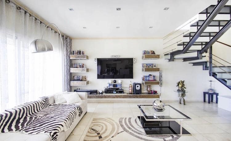 5 bedroom Villa for sale in Calpe / Calp with pool - € 1,350,000 (Ref: 9946511)