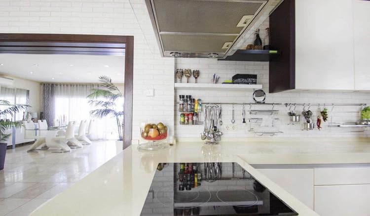 5 bedroom Villa for sale in Calpe / Calp with pool - € 1,350,000 (Ref: 9946511)