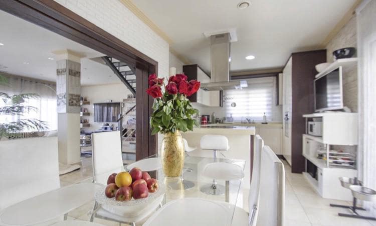 5 bedroom Villa for sale in Calpe / Calp with pool - € 1,350,000 (Ref: 9946511)