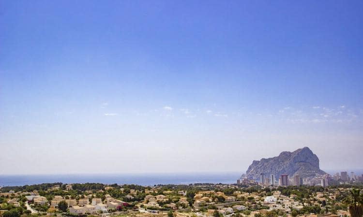 5 bedroom Villa for sale in Calpe / Calp with pool - € 1,350,000 (Ref: 9946511)