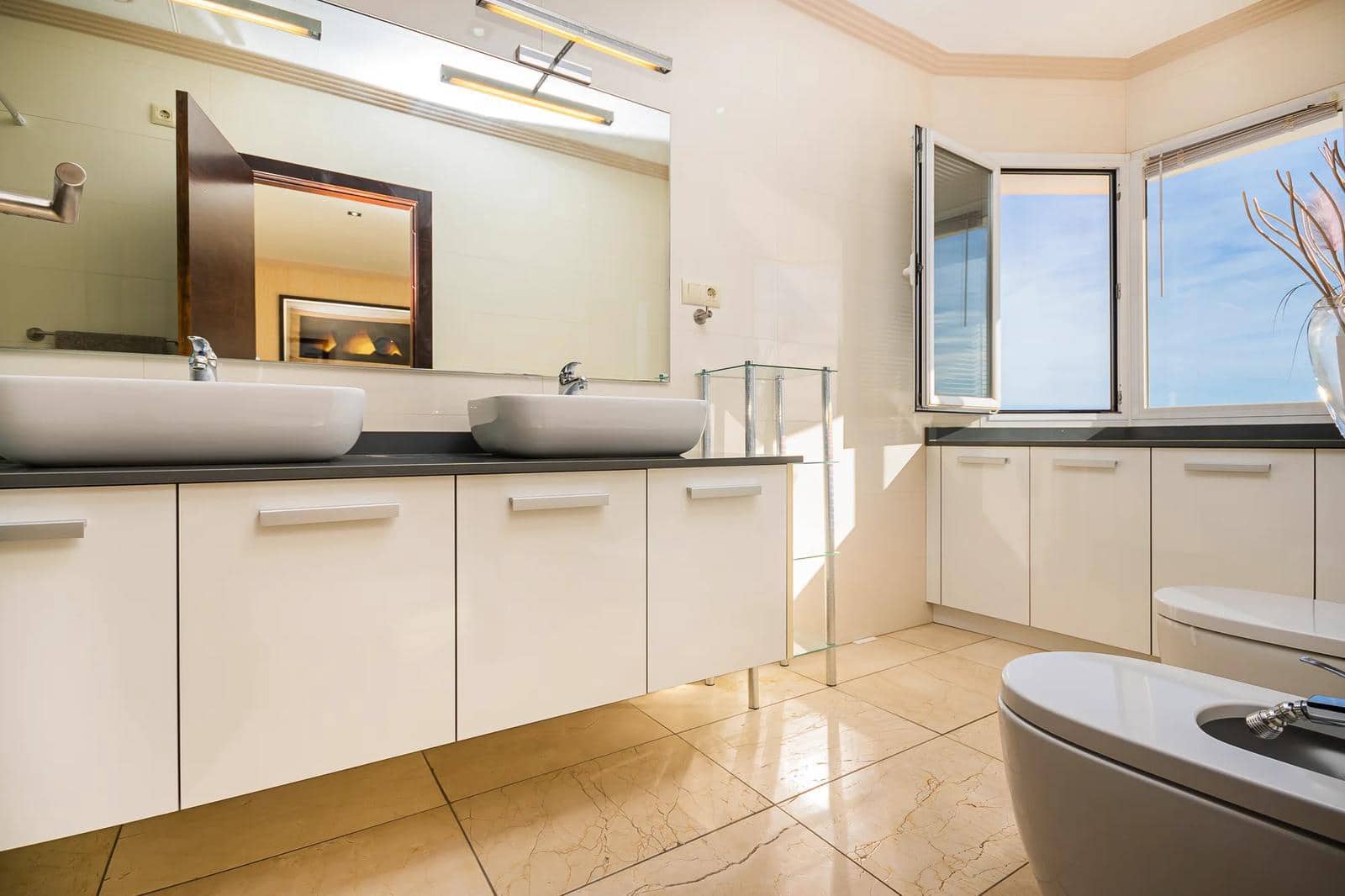 5 bedroom Villa for sale in Calpe / Calp with pool - € 1,350,000 (Ref: 9946511)