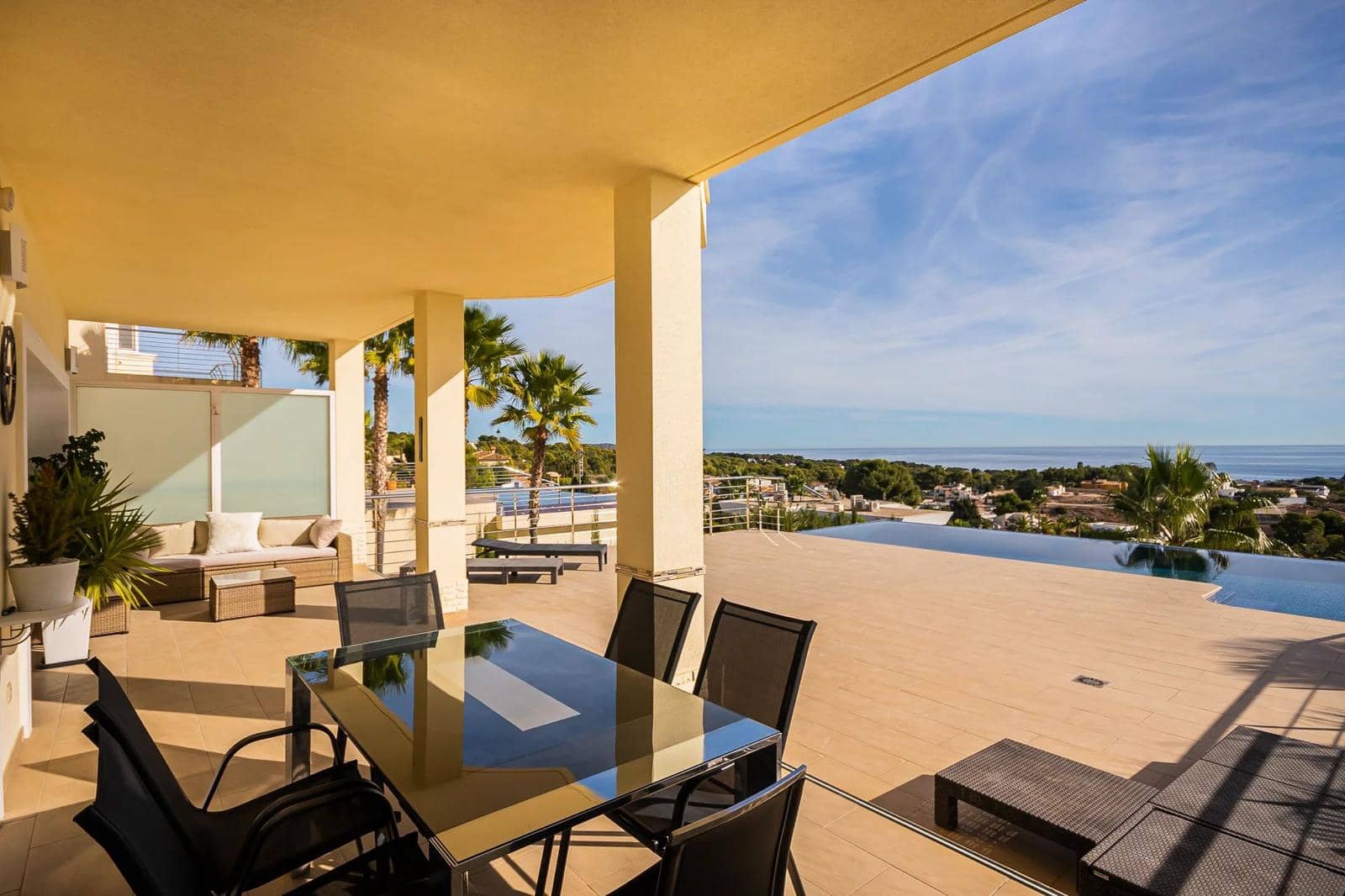 5 bedroom Villa for sale in Calpe / Calp with pool - € 1,350,000 (Ref: 9946511)