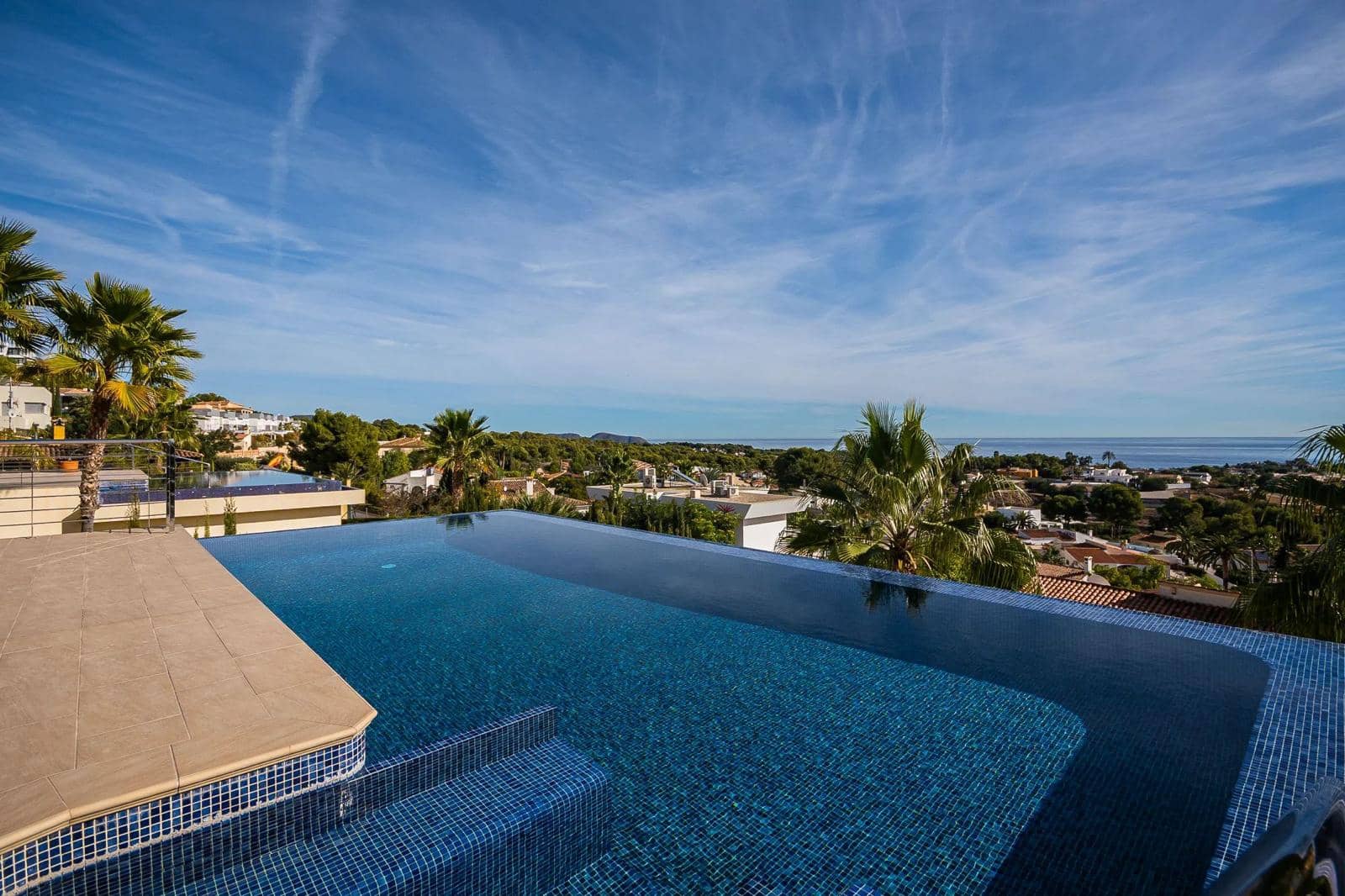 5 bedroom Villa for sale in Calpe / Calp with pool - € 1,350,000 (Ref: 9946511)