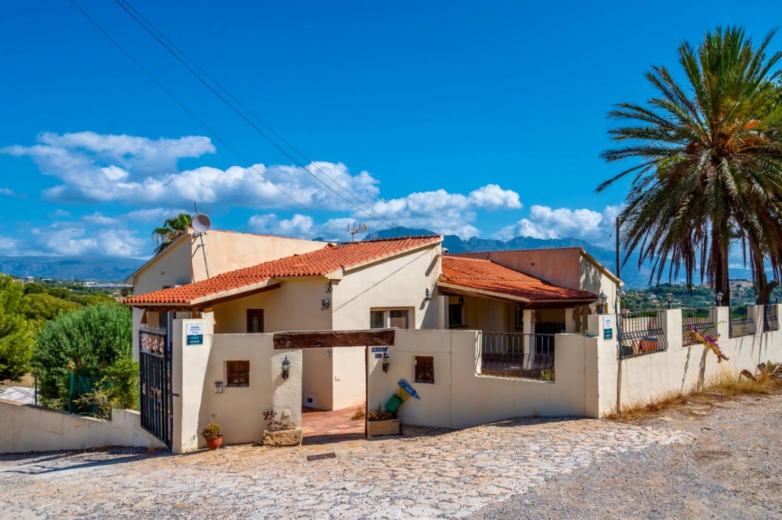5 soverom Villa til salgs i Alfaz del Pi / L'Alfas del Pi med svømmebasseng - € 875 000 (Ref: 9946515)