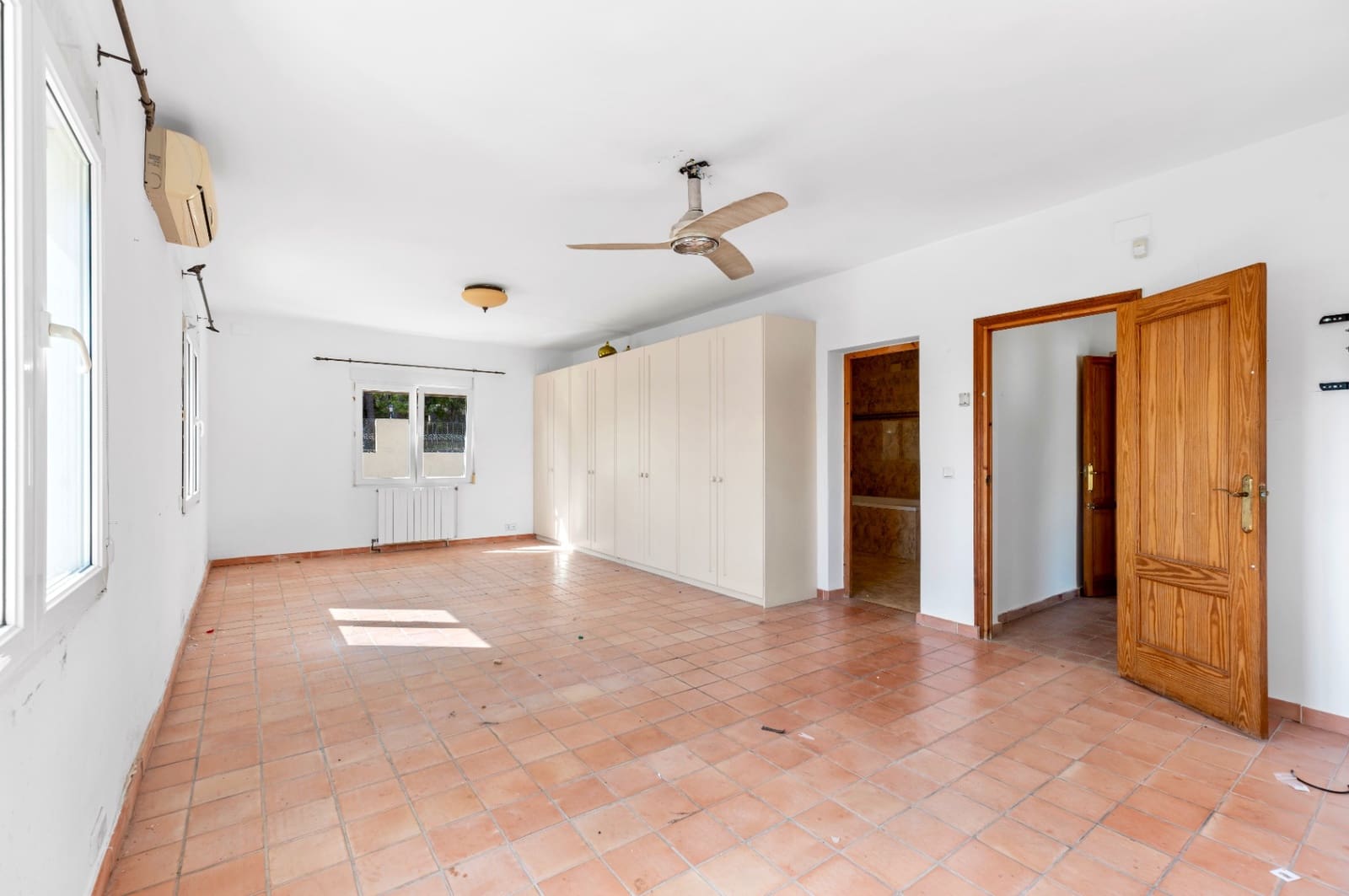 5 soverom Villa til salgs i Alfaz del Pi / L'Alfas del Pi med svømmebasseng - € 875 000 (Ref: 9946515)
