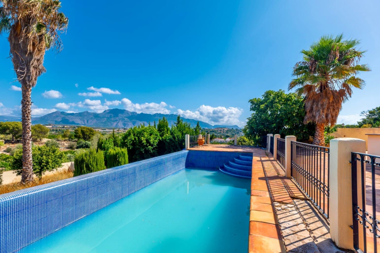 5 soverom Villa til salgs i Alfaz del Pi / L'Alfas del Pi med svømmebasseng - € 875 000 (Ref: 9946515)