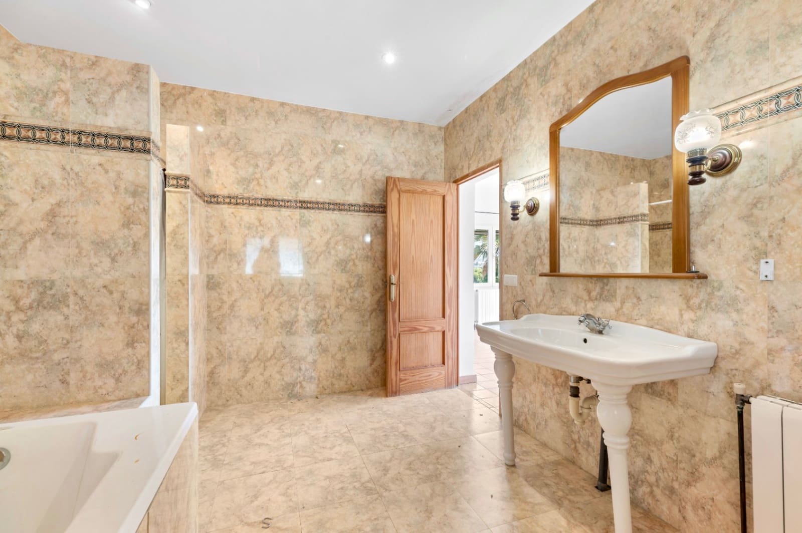 5 soverom Villa til salgs i Alfaz del Pi / L'Alfas del Pi med svømmebasseng - € 875 000 (Ref: 9946515)