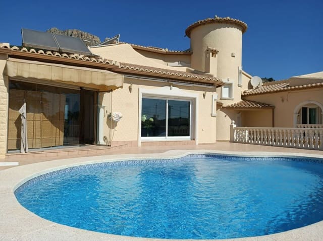 5 Zimmer Villa zu verkaufen in Calpe / Calp mit Pool - 749.000 € (Ref: 9946516)