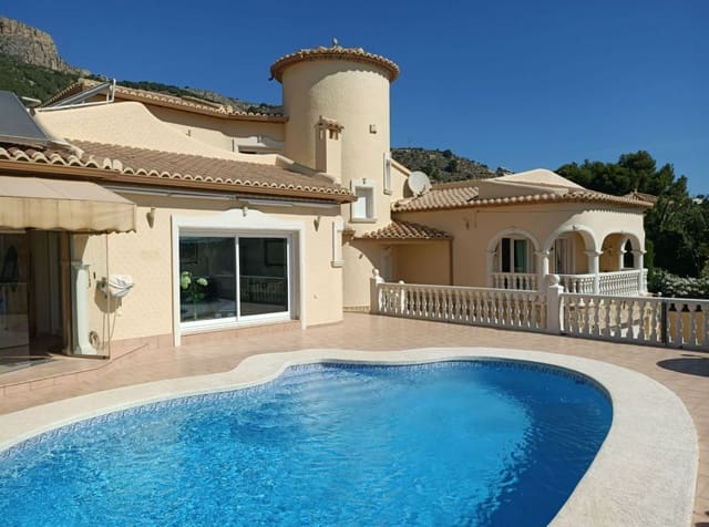 5 Zimmer Villa zu verkaufen in Calpe / Calp mit Pool - 749.000 € (Ref: 9946516)