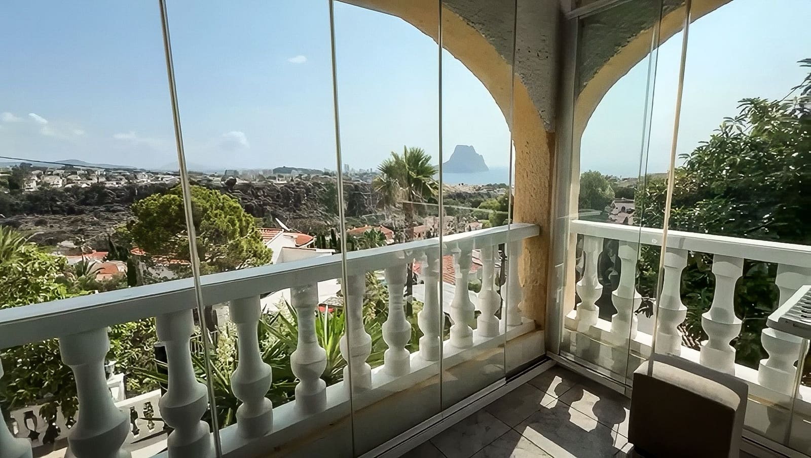 6 bedroom Villa for sale in Calpe / Calp with pool - € 890,000 (Ref: 9946517)