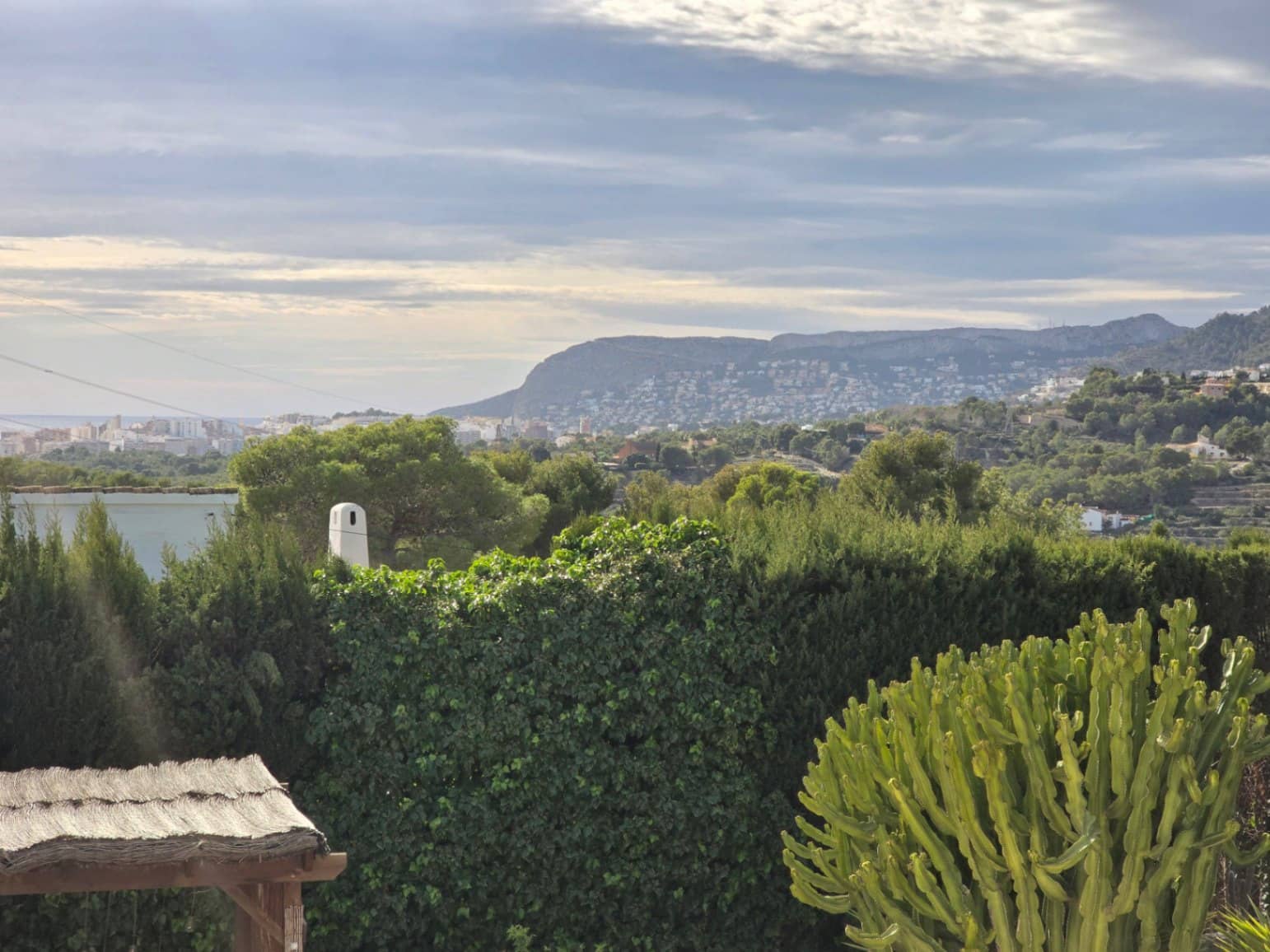 6 sypialnia Willa na sprzedaż w Calpe / Calp z basenem - 749 000 € (Ref: 9946521)