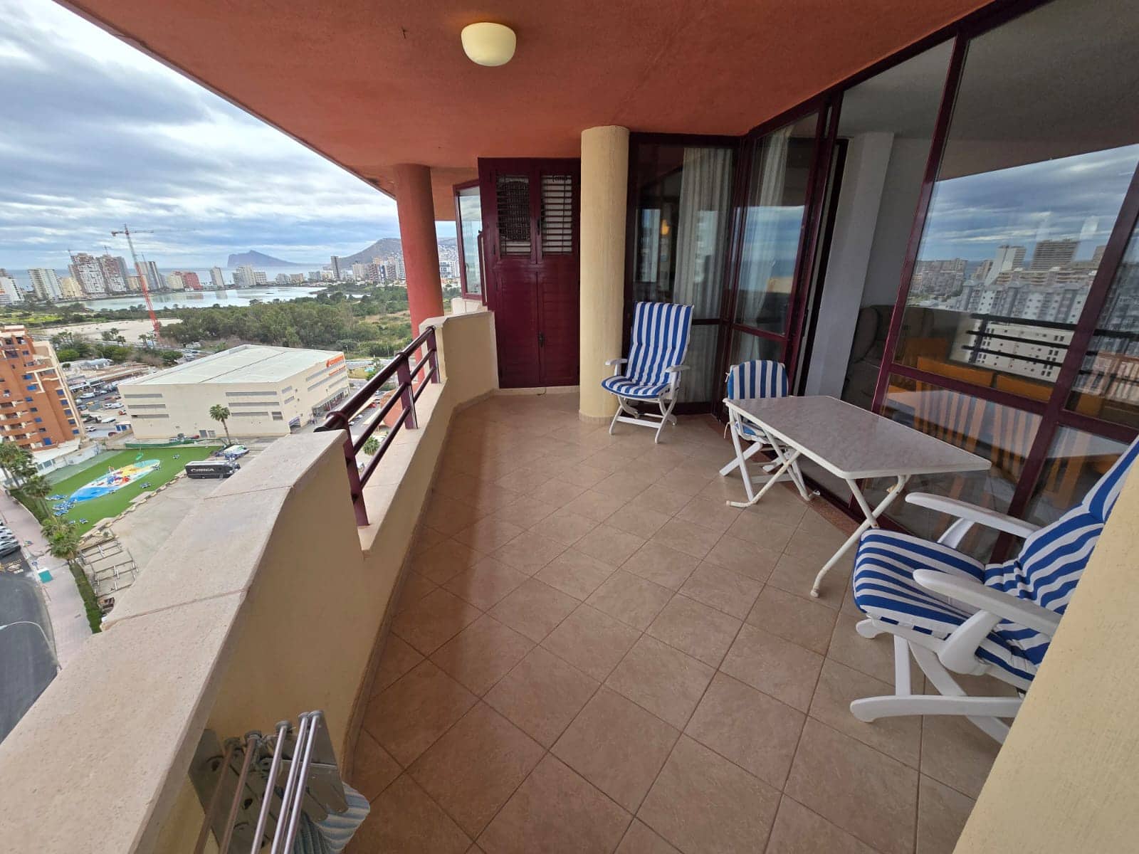 3 makuuhuone Huoneisto myytävänä paikassa Calpe / Calp mukana uima-altaan - 582 000 € (Ref: 9946523)