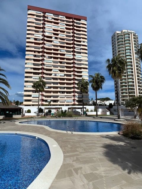 3 makuuhuone Huoneisto myytävänä paikassa Calpe / Calp mukana uima-altaan - 582 000 € (Ref: 9946523)
