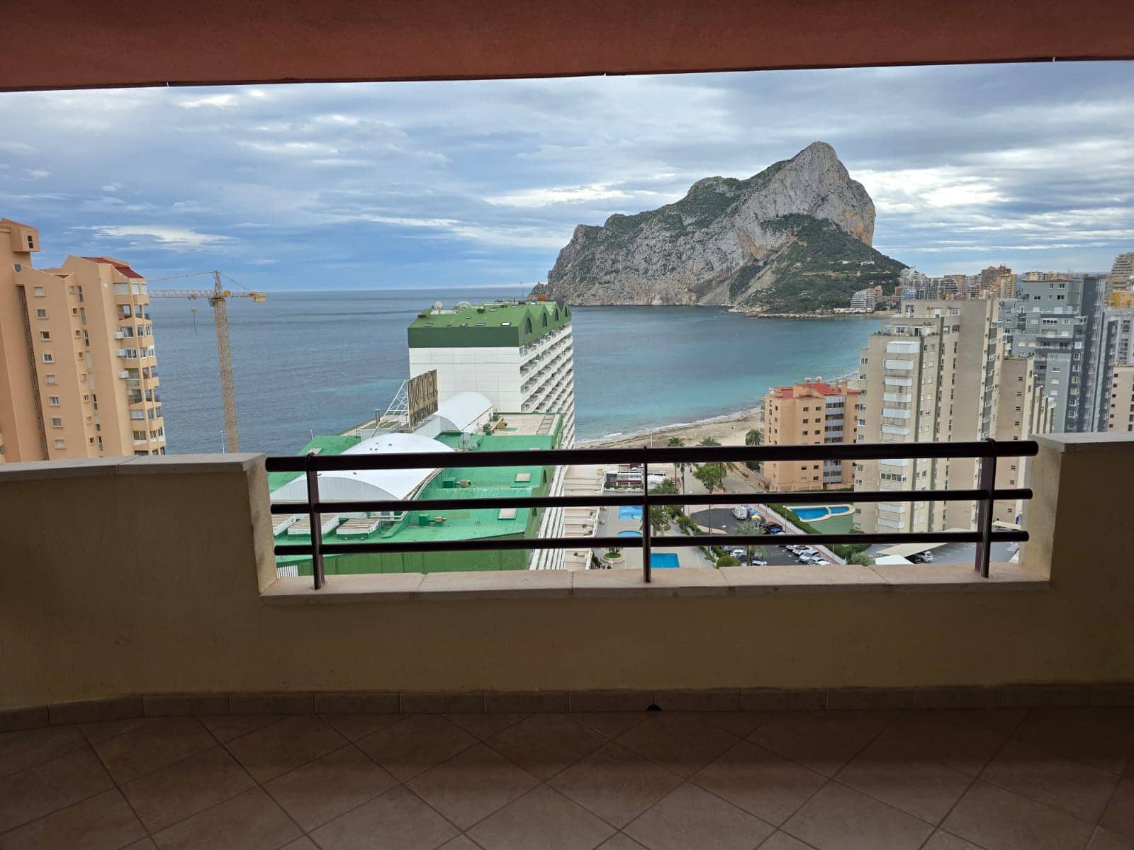 3 makuuhuone Huoneisto myytävänä paikassa Calpe / Calp mukana uima-altaan - 582 000 € (Ref: 9946523)