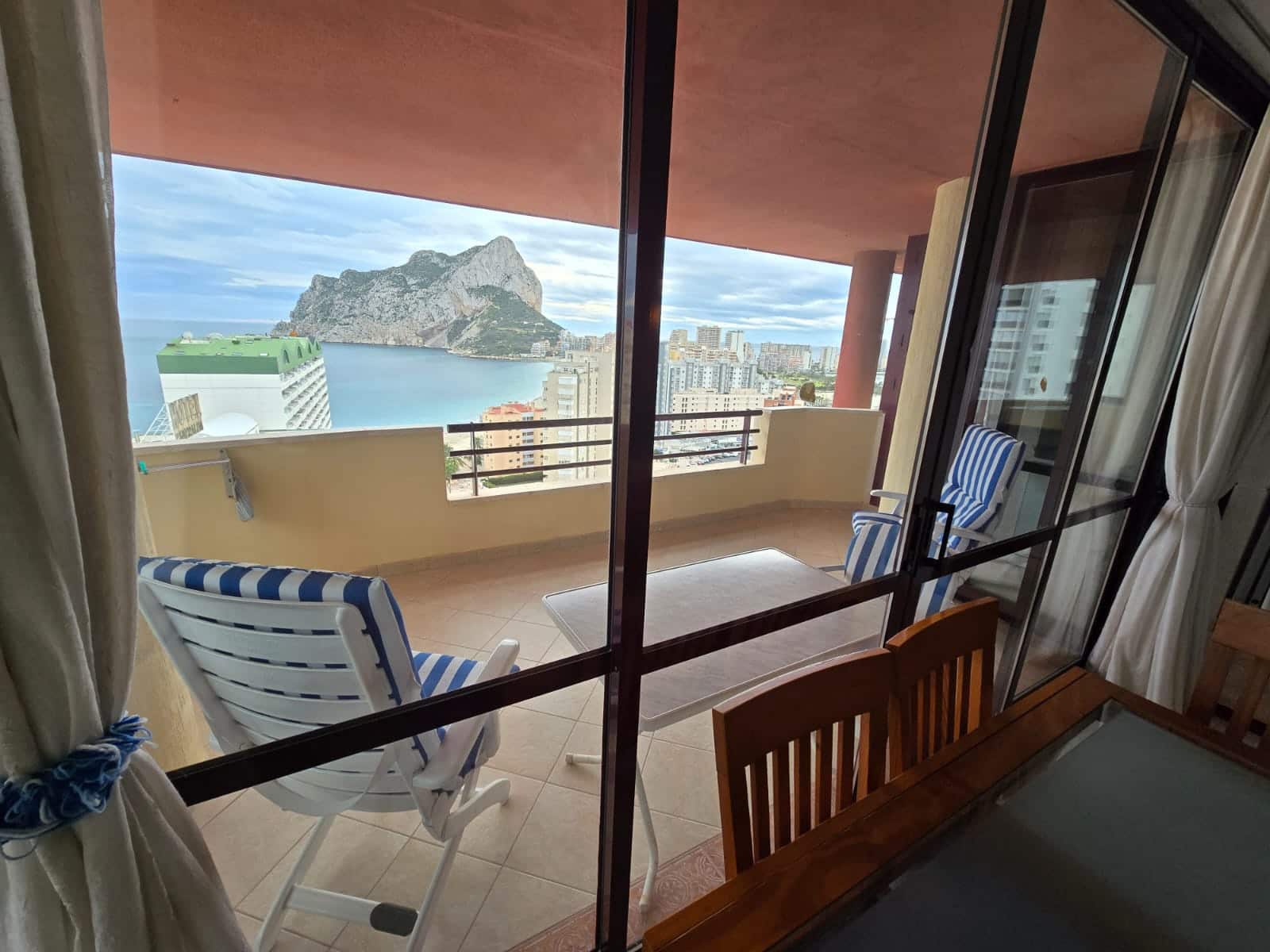3 makuuhuone Huoneisto myytävänä paikassa Calpe / Calp mukana uima-altaan - 582 000 € (Ref: 9946523)