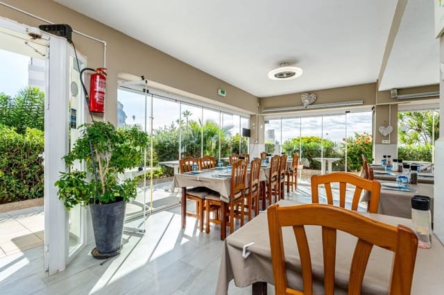 Villa for sale in Calpe / Calp with pool - € 850,000 (Ref: 9946531)