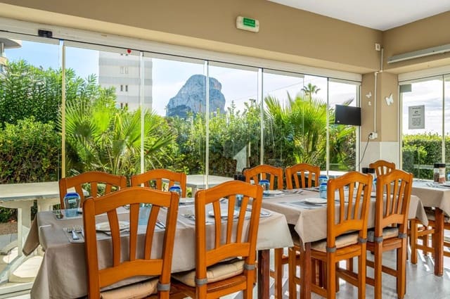 Villa for sale in Calpe / Calp with pool - € 850,000 (Ref: 9946531)