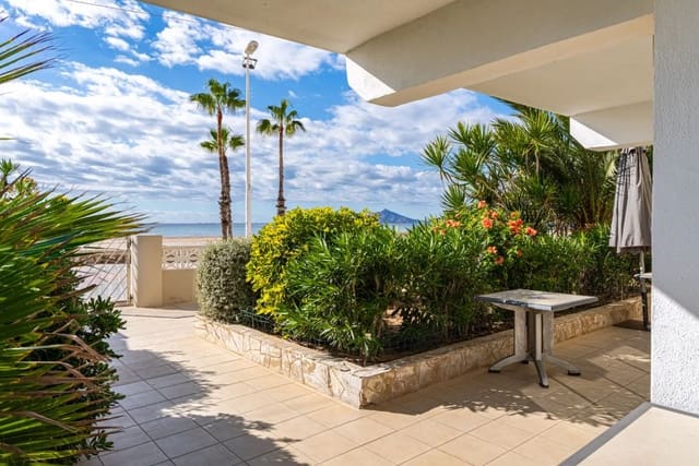 Villa for sale in Calpe / Calp with pool - € 850,000 (Ref: 9946531)