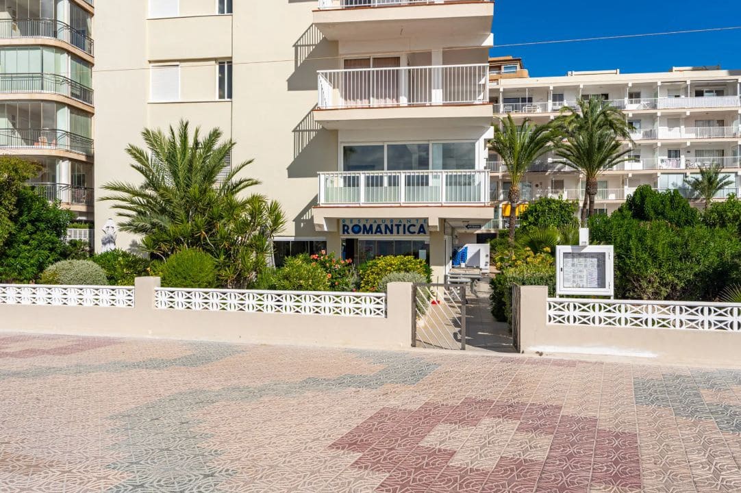 Villa for sale in Calpe / Calp with pool - € 850,000 (Ref: 9946531)