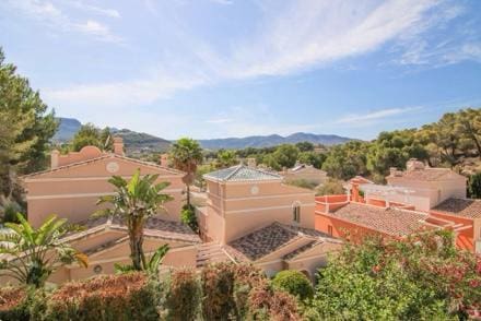 3 slaapkamer Villa te koop in Calpe / Calp met zwembad - € 435.000 (Ref: 9946532)