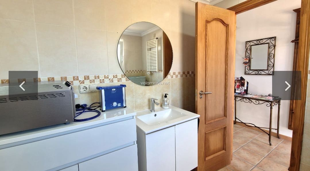 4 soveværelse Villa til salg i Calpe / Calp med swimmingpool - € 595.000 (Ref: 9946533)