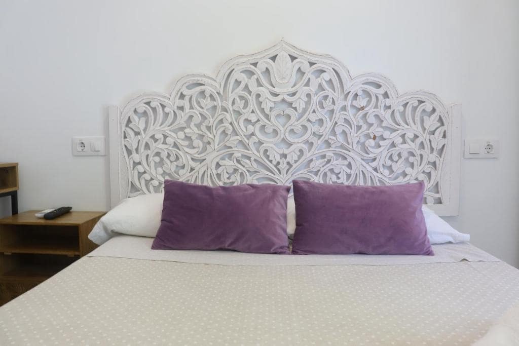 14 bedroom Villa for sale in Calpe / Calp - € 1,380,000 (Ref: 9946534)