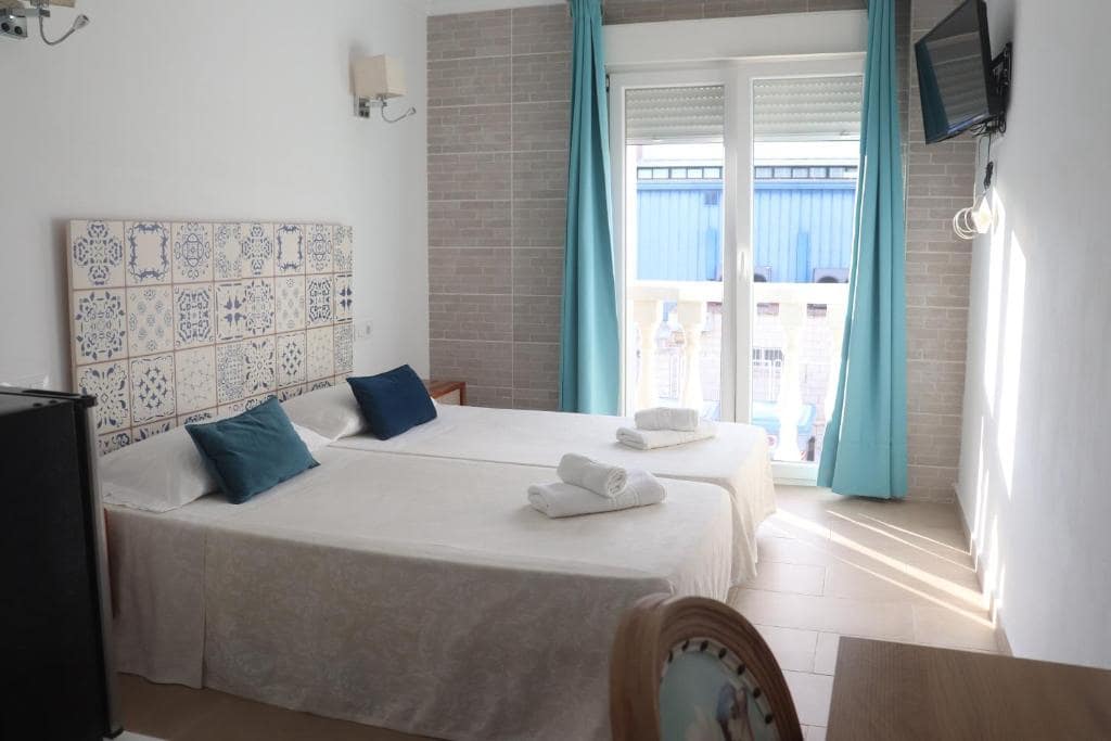 14 bedroom Villa for sale in Calpe / Calp - € 1,380,000 (Ref: 9946534)