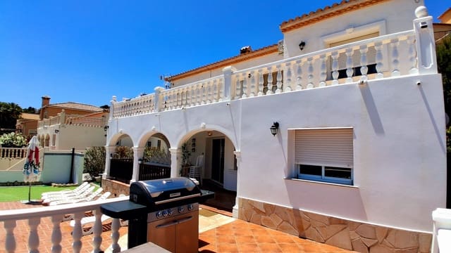 6 soverom Villa til salgs i Calpe / Calp med svømmebasseng - € 675 000 (Ref: 9946535)