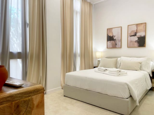 4 bedroom Flat for sale in Centro Historico, Málaga city - € 715,000 (Ref: 9626137)