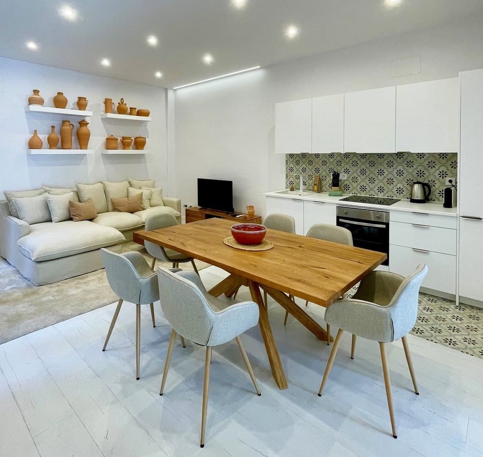 8 bedroom Flat for sale in Malaga city - € 1,800,000 (Ref: 9626192)