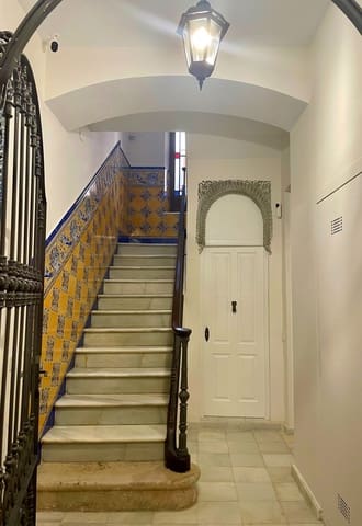 8 bedroom Flat for sale in La Goleta, Málaga city - € 1,800,000 (Ref: 9626192)