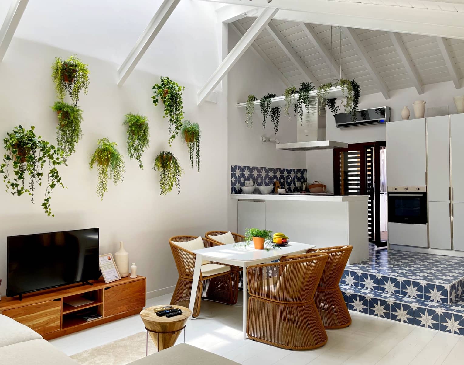 8 bedroom Flat for sale in Malaga city - € 1,800,000 (Ref: 9626192)