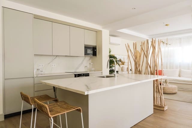 3 bedroom Flat for sale in La Malagueta, Málaga city with garage - € 1,190,000 (Ref: 9626221)