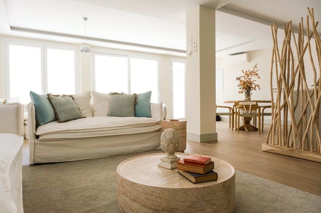 3 bedroom Flat for sale in La Malagueta, Málaga city with garage - € 1,190,000 (Ref: 9626221)