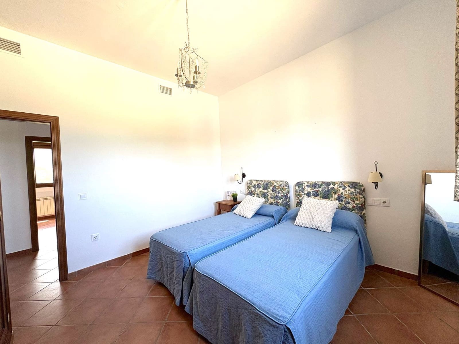 Finca/Casa Rural de 5 habitaciones en Antequera en alquiler con garaje - 1.700 € (Ref: 9807126)