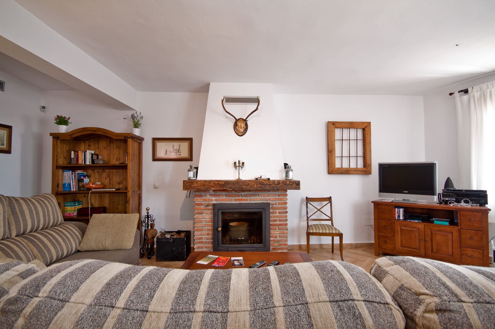 2 sypialnia Finka/Dom wiejski do wynajęcia w Alora z basenem garażem - 1 500 € (Ref: 9819516)