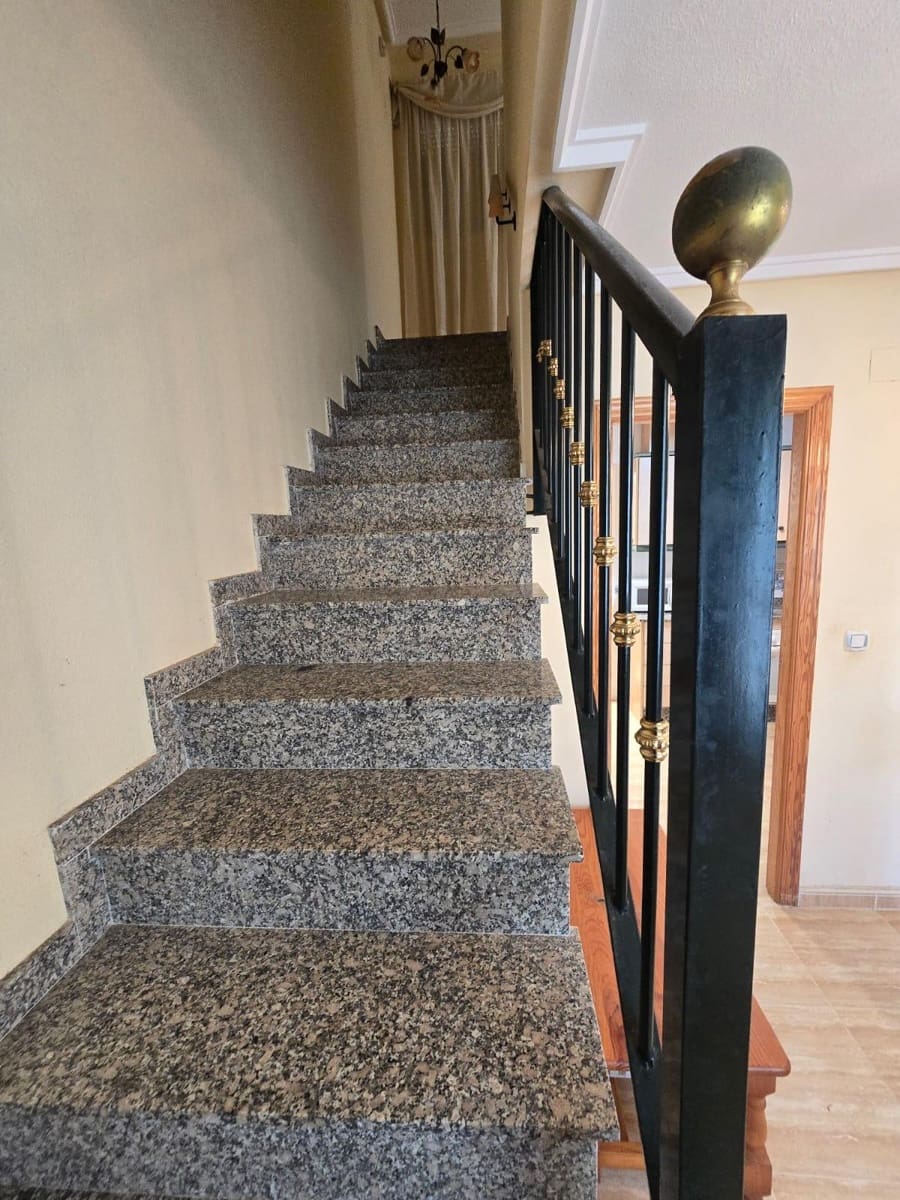 3 bedroom Villa for sale in Algorfa with pool - € 199,000 (Ref: 10051859)