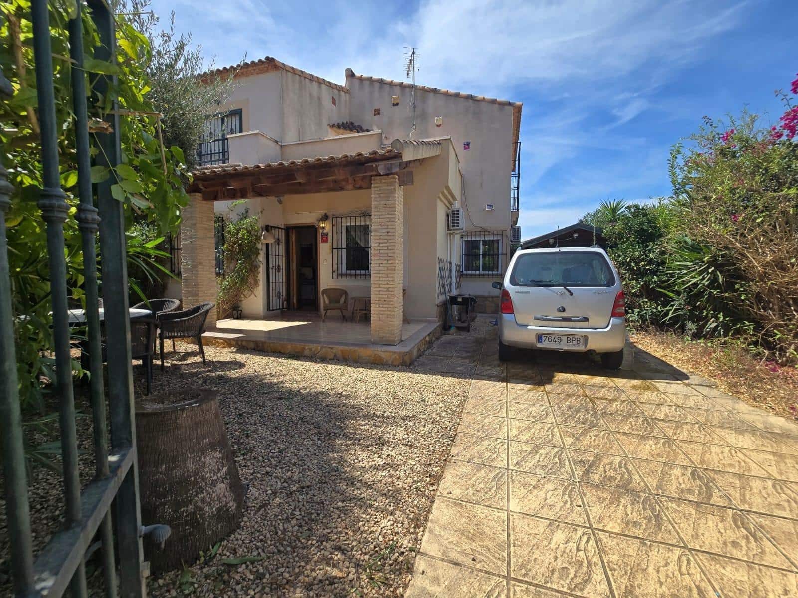 3 bedroom Villa for sale in Algorfa with pool - € 199,000 (Ref: 10051859)