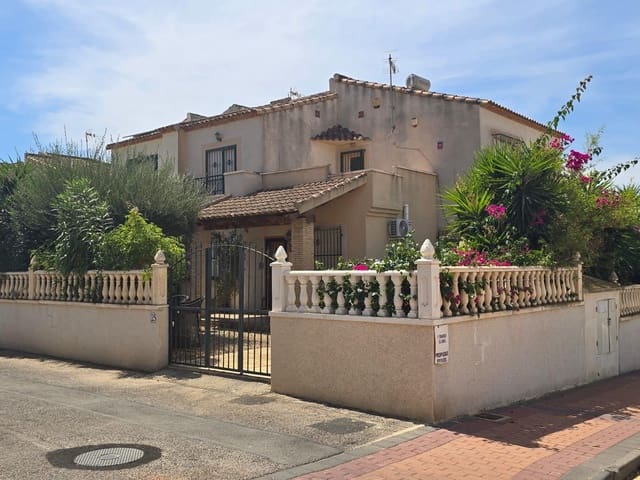 3 soveværelse Villa til salg i Algorfa med swimmingpool - € 199.000 (Ref: 10051859)