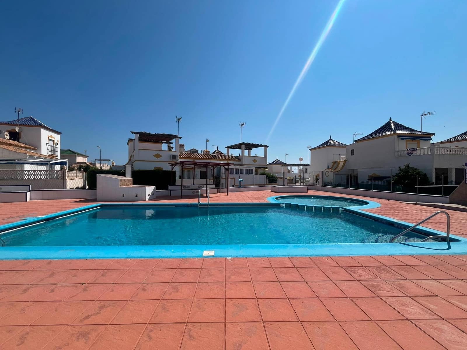 2 Zimmer Doppelhaus zu verkaufen in La Siesta mit Pool - 165.000 € (Ref: 10174028)