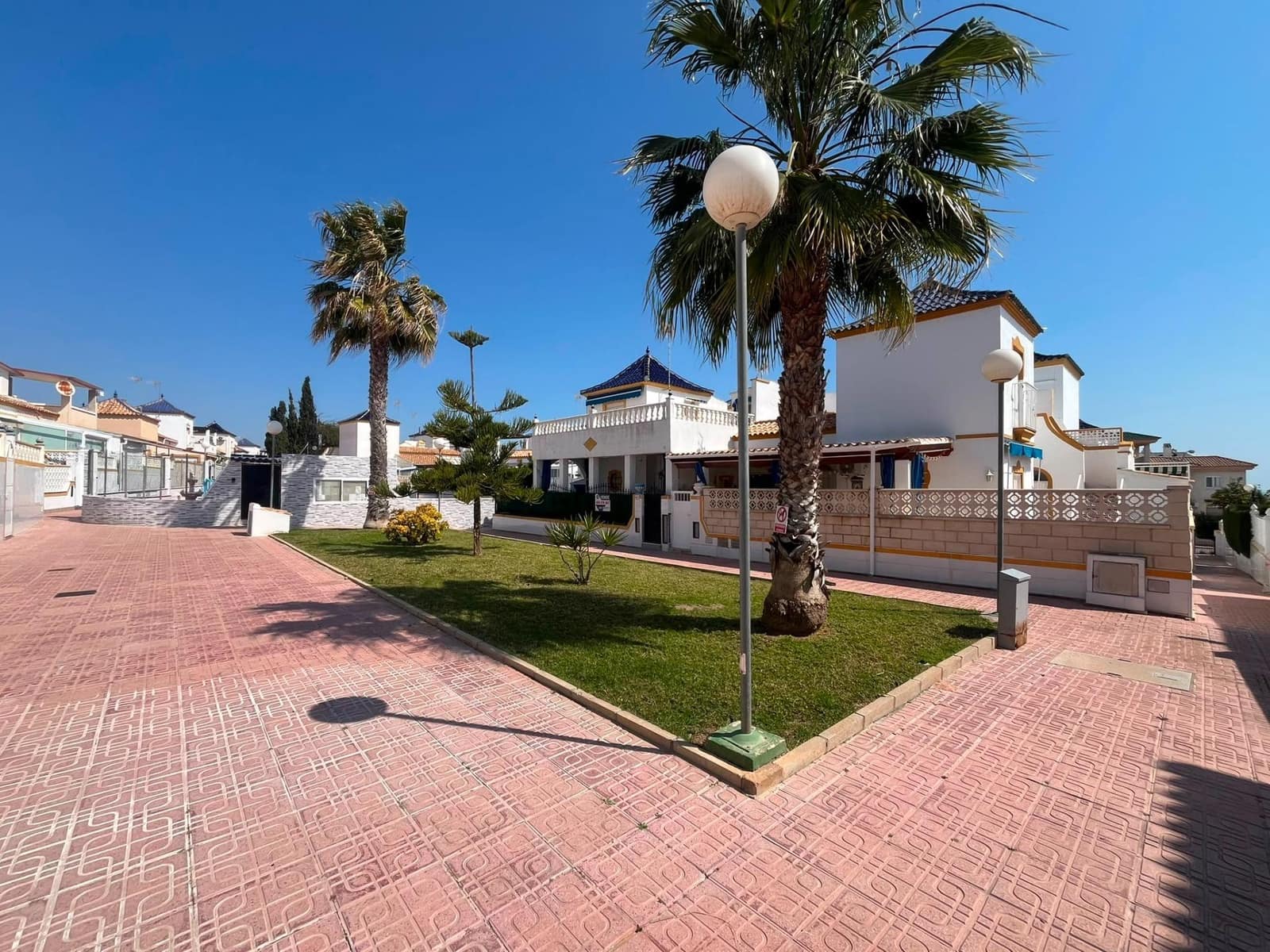 2 Zimmer Doppelhaus zu verkaufen in La Siesta mit Pool - 165.000 € (Ref: 10174028)