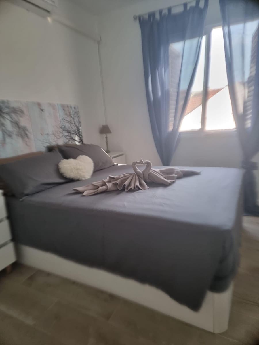 2 bedroom Villa for rent in Torrevieja with pool - € 900 (Ref: 9671155)