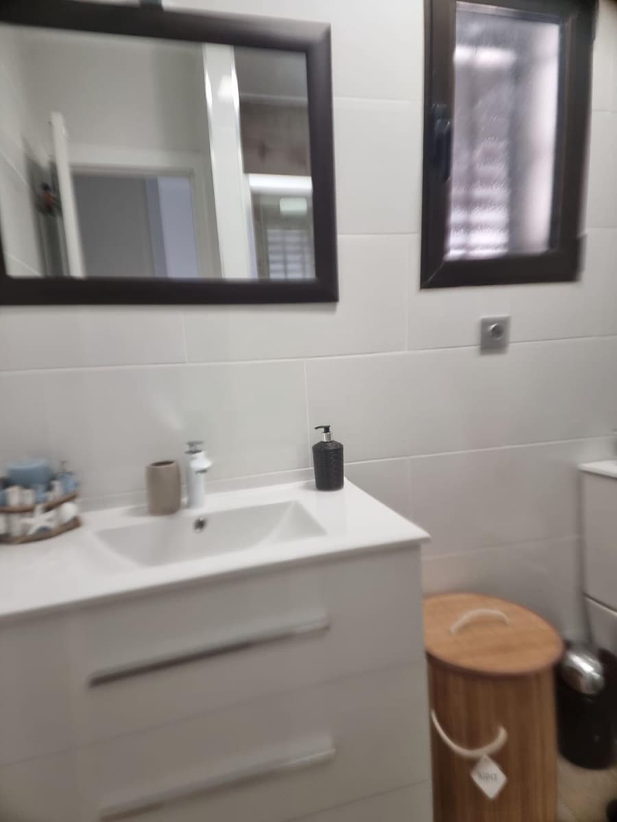 2 bedroom Villa for rent in Torrevieja with pool - € 900 (Ref: 9671155)