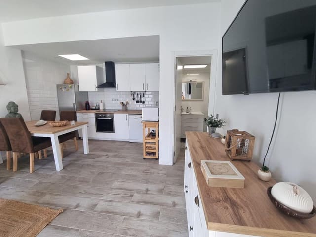 2 bedroom Villa for rent in Torrevieja with pool - € 900 (Ref: 9671155)