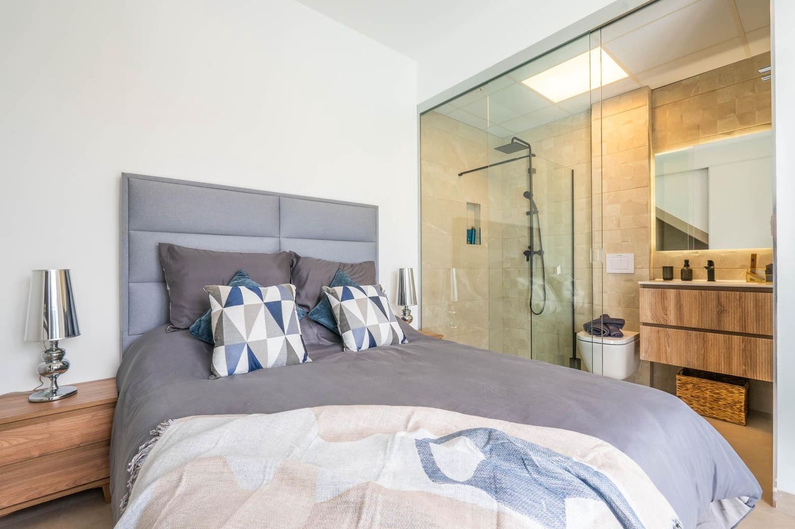 Chalet de 3 habitaciones en Roldan en venta con piscina - 399.950 € (Ref: 9755722)