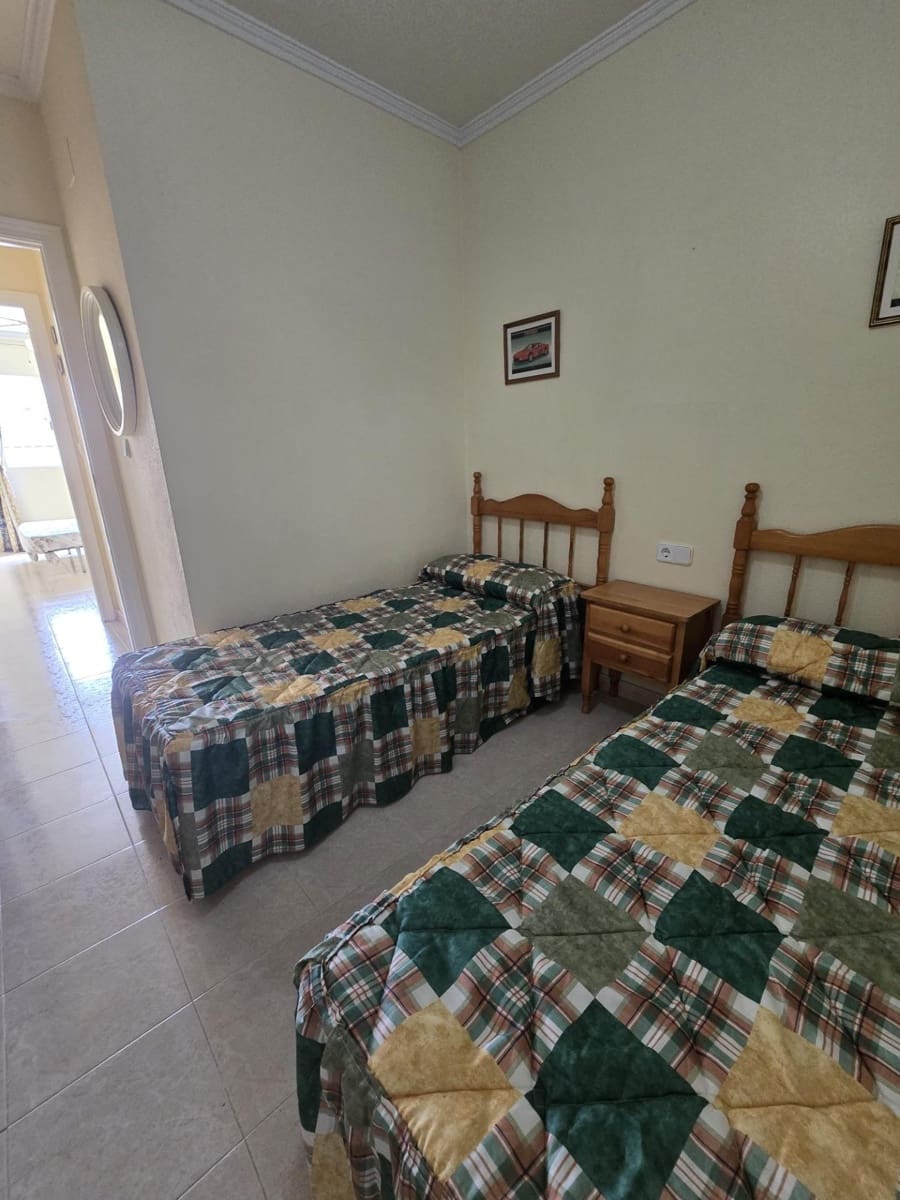2 chambre Bungalow à vendre à Torrevieja avec piscine - 159 900 € (Ref: 9762019)