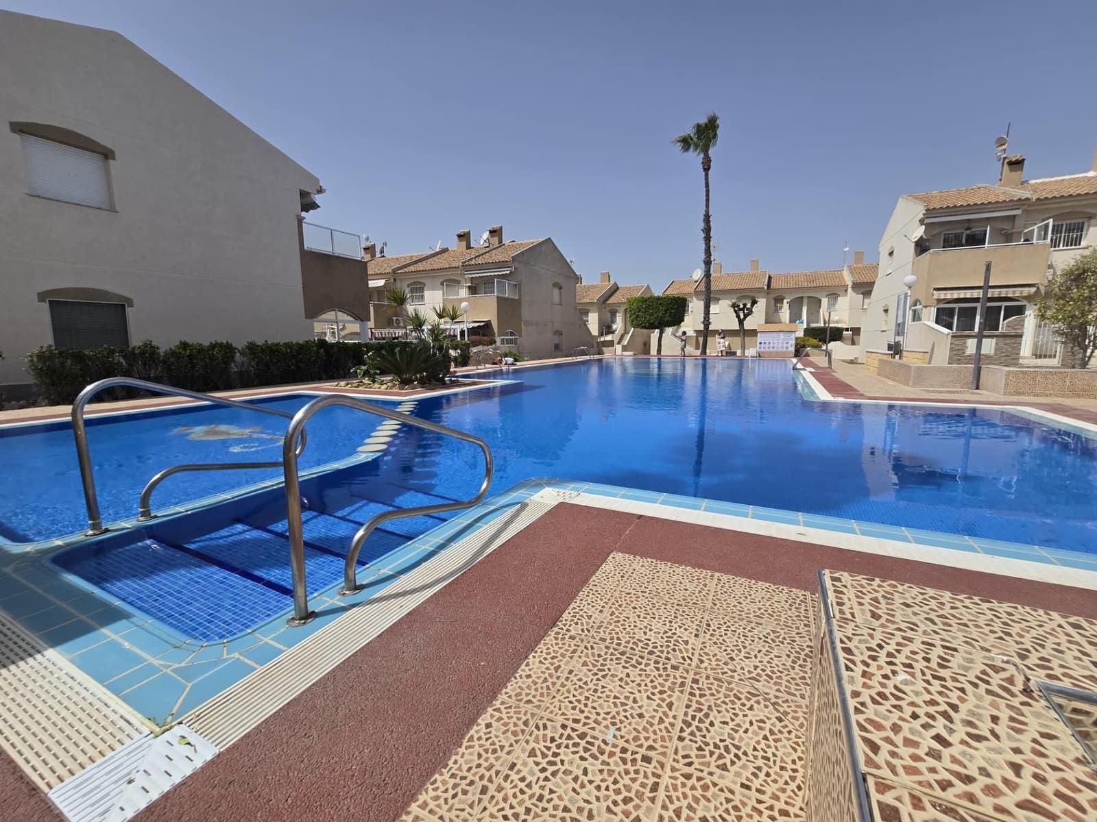 2 chambre Bungalow à vendre à Torrevieja avec piscine - 159 900 € (Ref: 9762019)