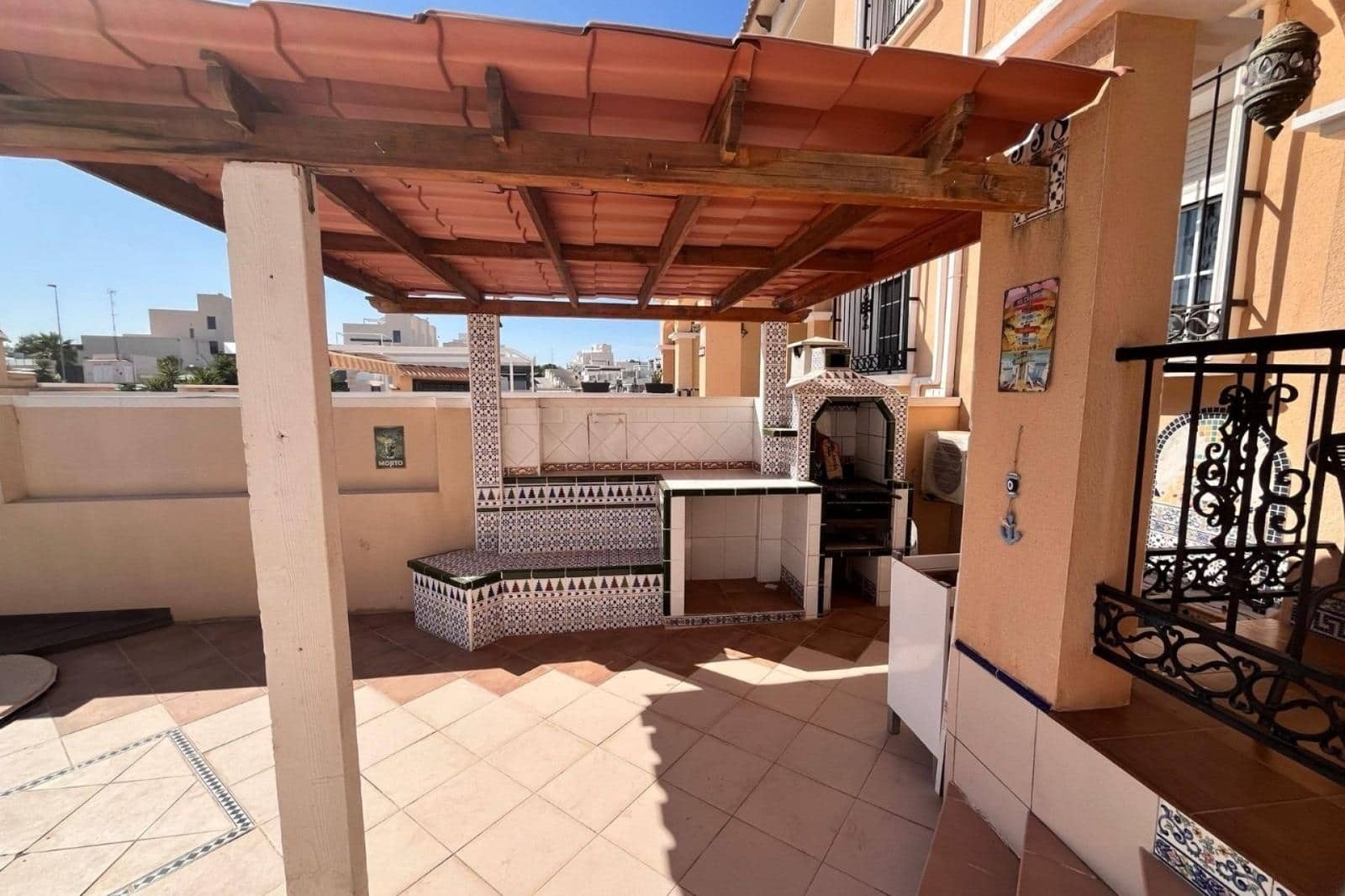 3 quarto Moradia em Banda para venda em Orihuela Costa com piscina - 245 000 € (Ref: 9773097)