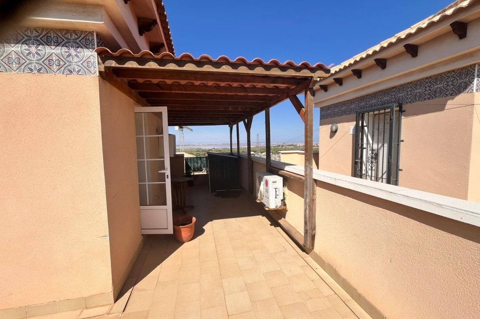 3 quarto Moradia em Banda para venda em Orihuela Costa com piscina - 245 000 € (Ref: 9773097)