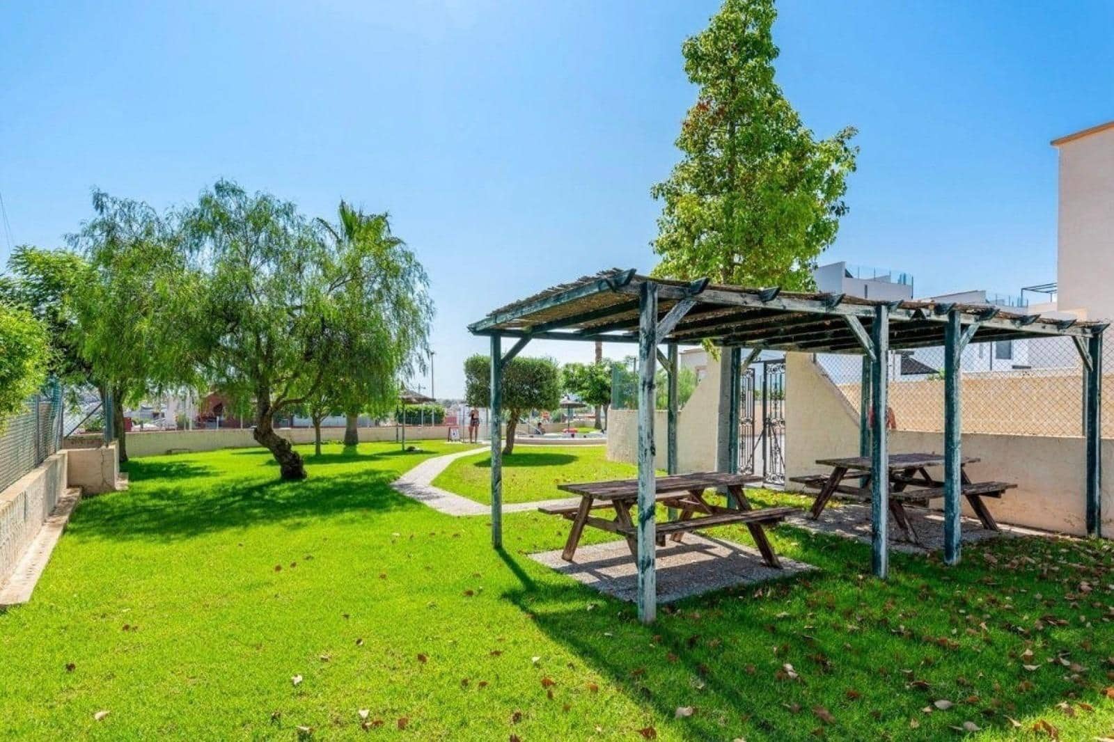 3 quarto Moradia em Banda para venda em Orihuela Costa com piscina - 245 000 € (Ref: 9773097)